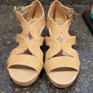 DrScholls Wedge sandals size 7 1/2
